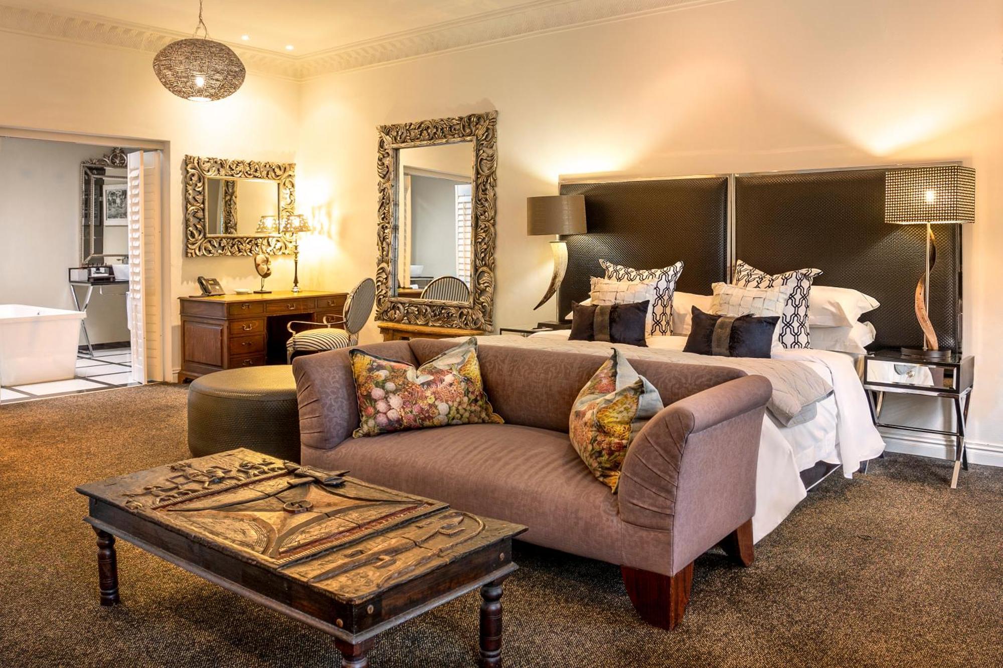 Chateau Suites,1498896481:JPEG